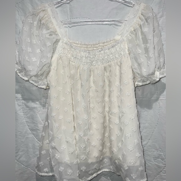 She + Sky Ivory Embroidered Blouse with Puff Sleeves Size Small - Picture 7 of 9